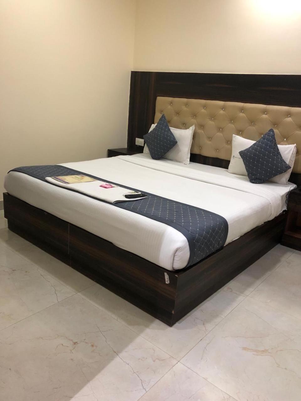 Hotel Ivy Plaza Near Igi Airport Νέο Δελχί Εξωτερικό φωτογραφία