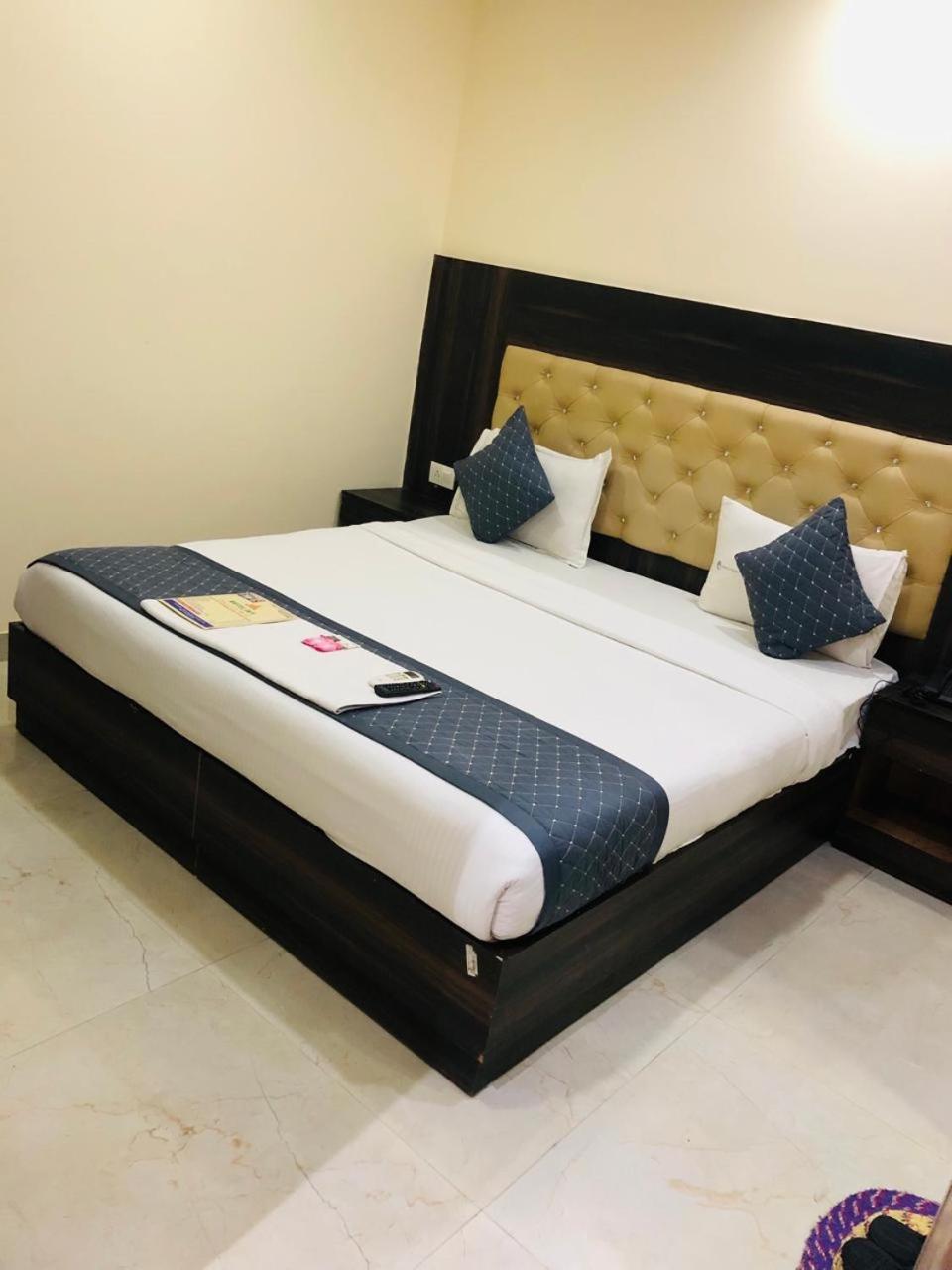 Hotel Ivy Plaza Near Igi Airport Νέο Δελχί Εξωτερικό φωτογραφία